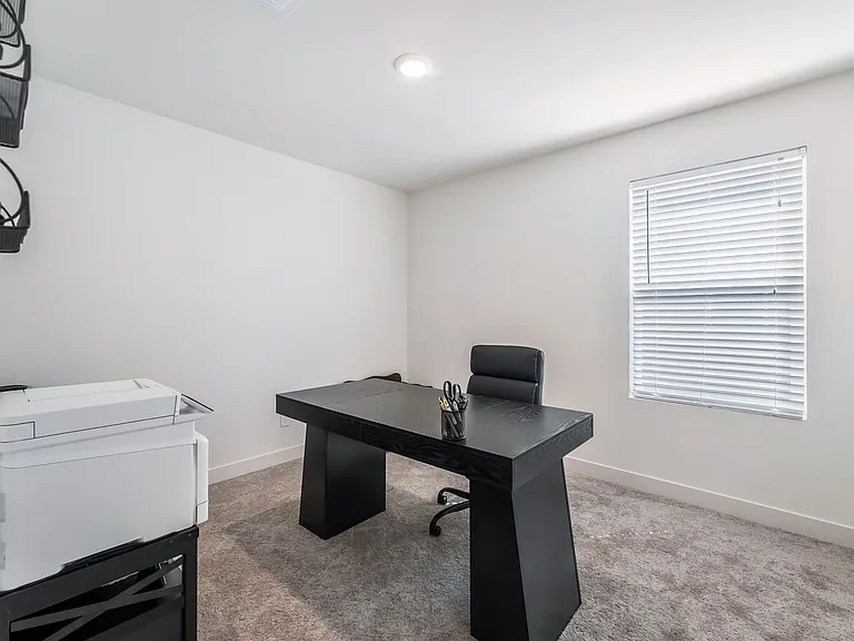 670 Tranquil Peak Ct — Photo 32