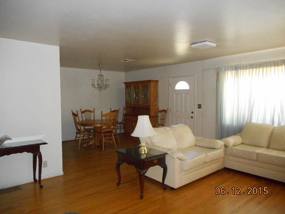 4th image of 1420 Spruce Ave