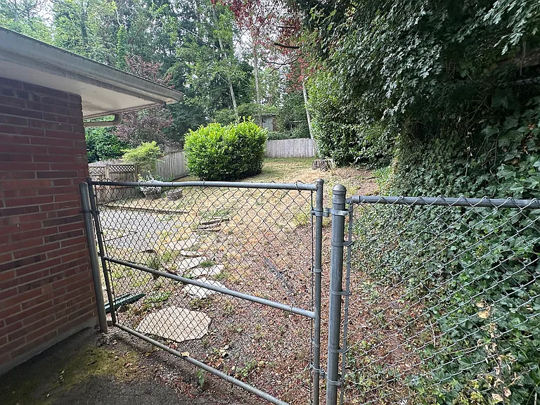 1st Pl SW — Photo 17