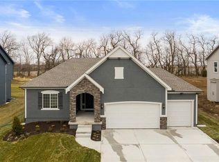 18908 Skyview Ln, Olathe, KS 66062