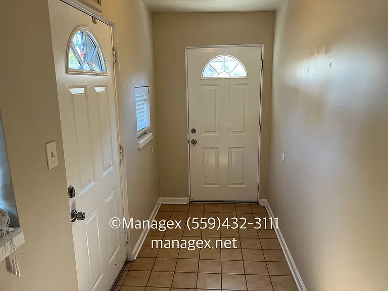 1011 3rd St — Photo 3