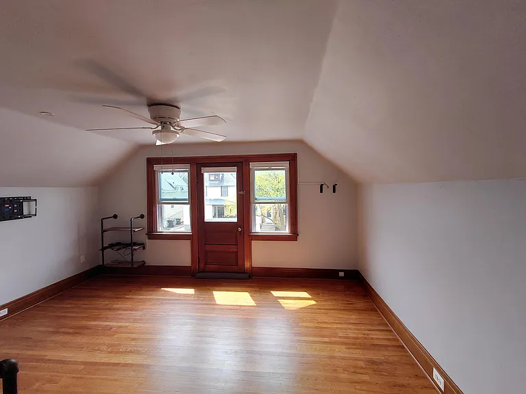 64U Parkwood Ave — Photo 4