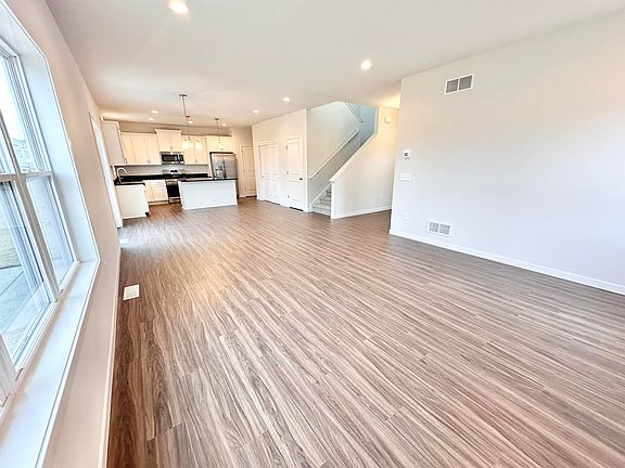 5th image of 2324 Odegard Dr