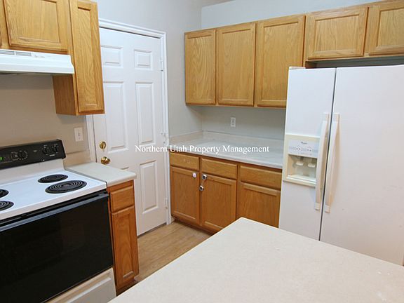 5 Kitchen View 2_08222023