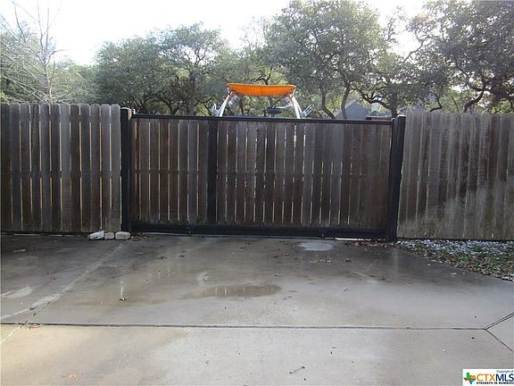 5th image of 4 Holly Oaks Dr