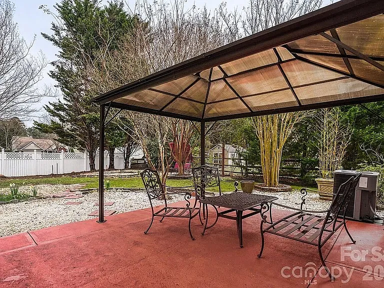 13622 Stringfellow Ln — Photo 3