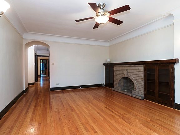 5th image of 5651 N Artesian Ave