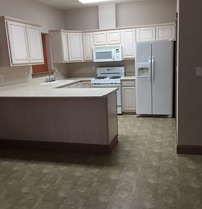 Kitchen - Refrigerator, Stove, Microwave, Dishwasher
