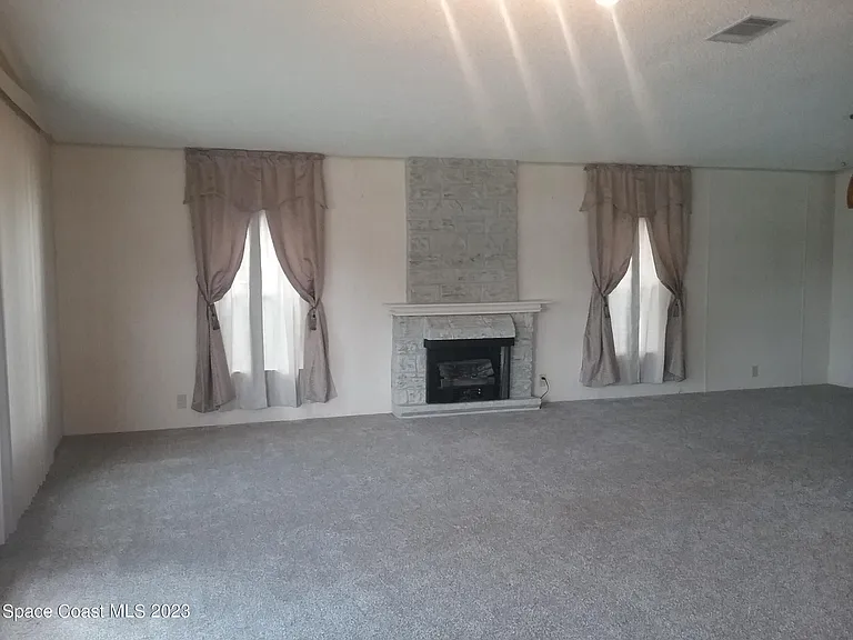 1609 Ridge Dr — Photo 7