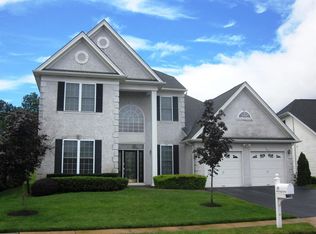 26 Beth Page Dr, Monroe Township, NJ 08831