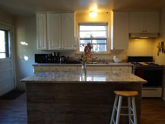 4th image of 2110 Marshall Ave