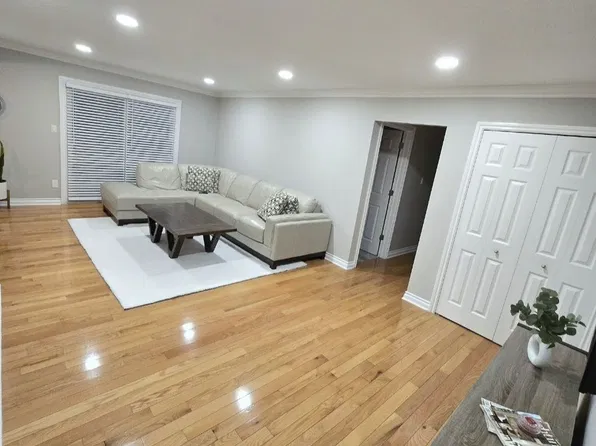 39453 Van Dyke Ave APT 103, Sterling Heights, MI 48313