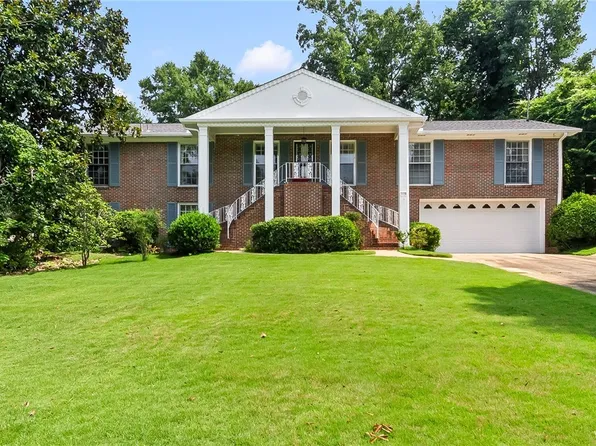 3130 Arcadia Dr, Tuscaloosa, AL 35404