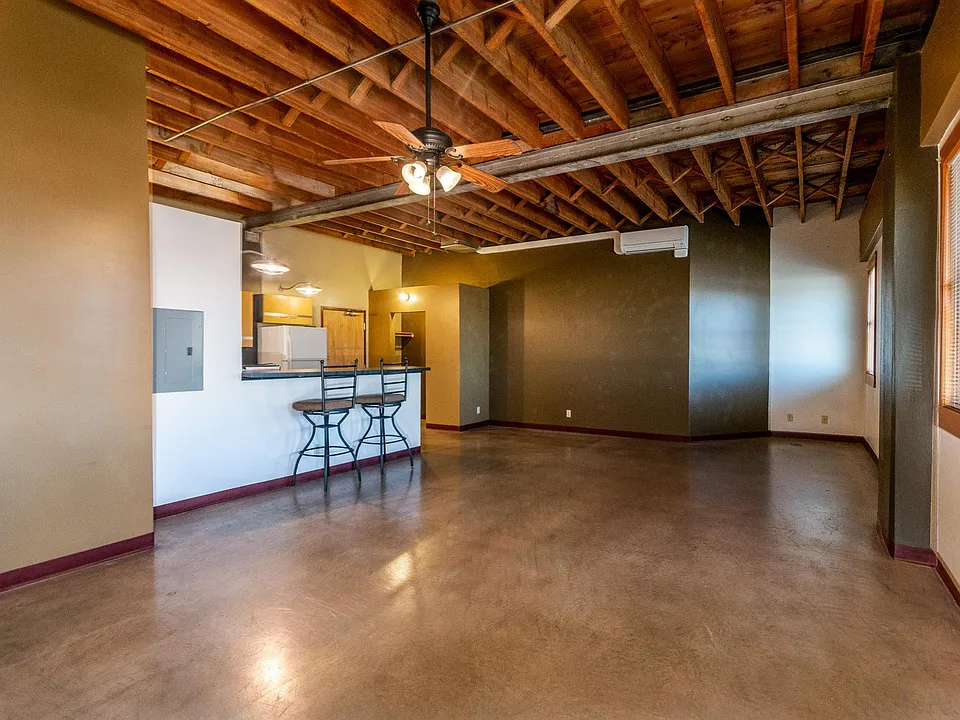 1 N 33rd St #204