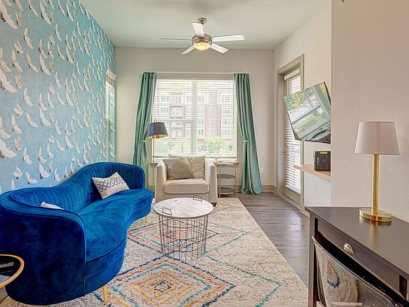 4th image of 501 Las Colinas Blvd W #100