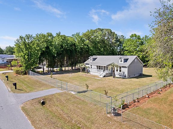 4th image of 3241 Clairmont Dr