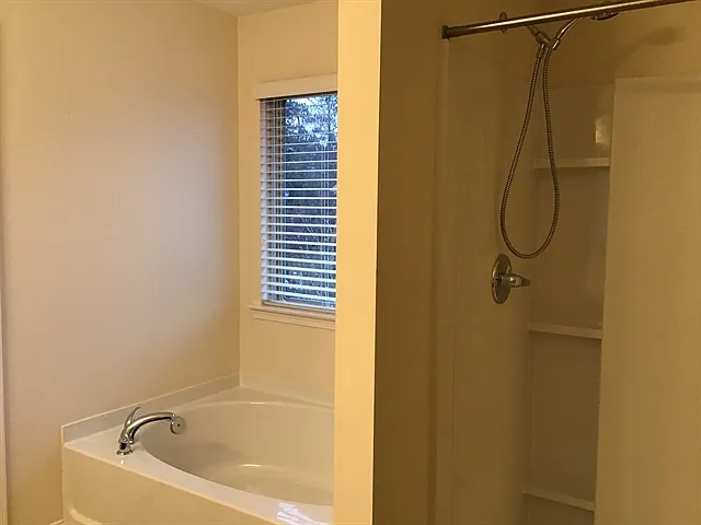 2432 Folsom St — Photo 14