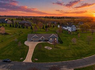 3940 Creek View Ln SW, Rochester, MN 55902