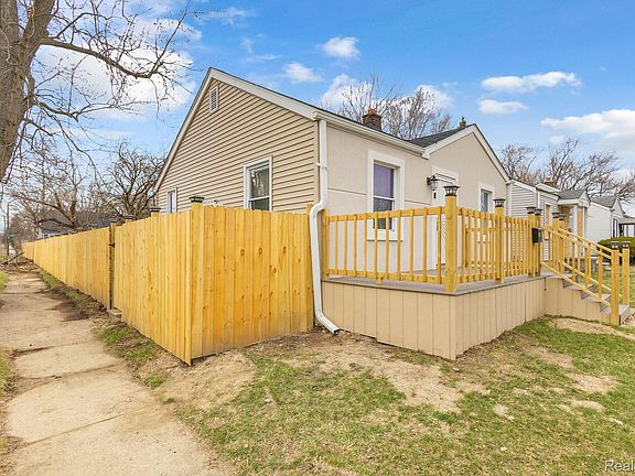 4th image of 8401 Fielding St