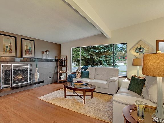 3rd image of 20013 25th Ave NE