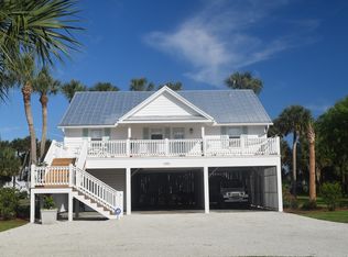 502 Pompano Rd, Edisto Island, SC 29438