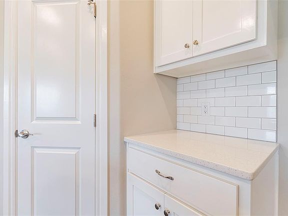 4th image of 1608 NE 33rd St