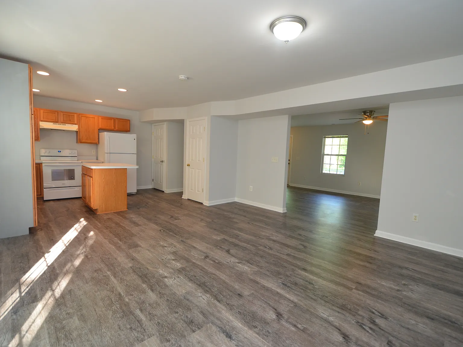 3 bed, 2.5 bath, 1560 sqft, $2,800 — Photo 4