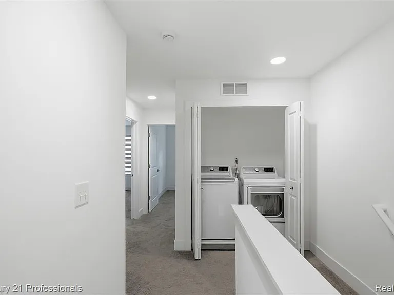 2917 Summers Pl — Photo 23