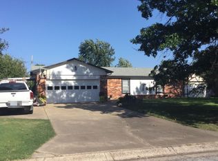 615 N Circle Dr, Wellington, KS 67152