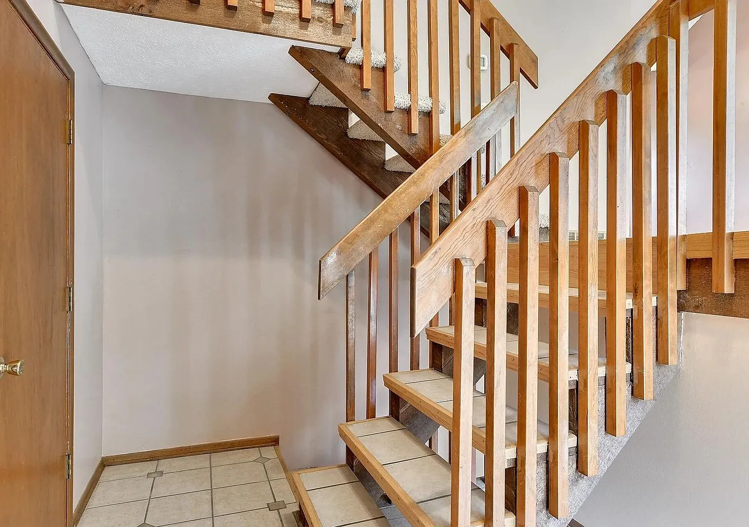 Beautiful Home for Rent in Omaha — Photo 4