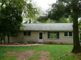 69 Woodpecker Ln, Reading, PA 19607