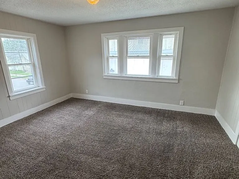 633 Runnion Ave — Photo 4