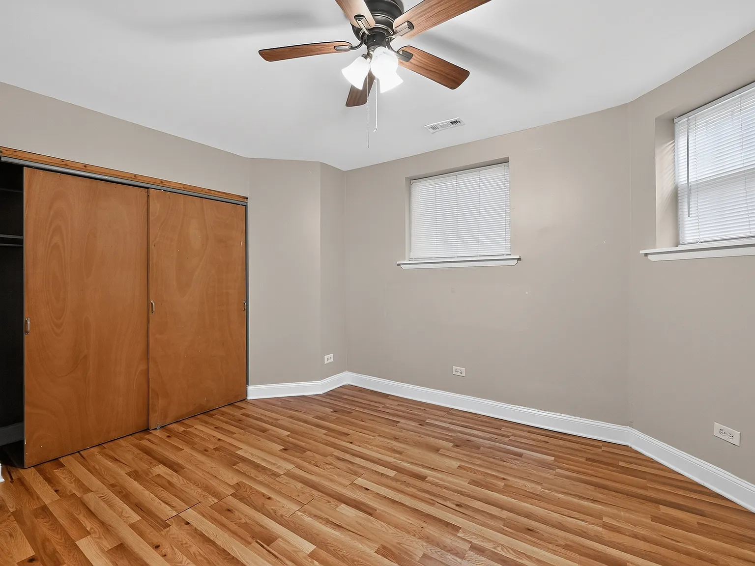 3 bed, 1600 sqft, $2,240 — Photo 4