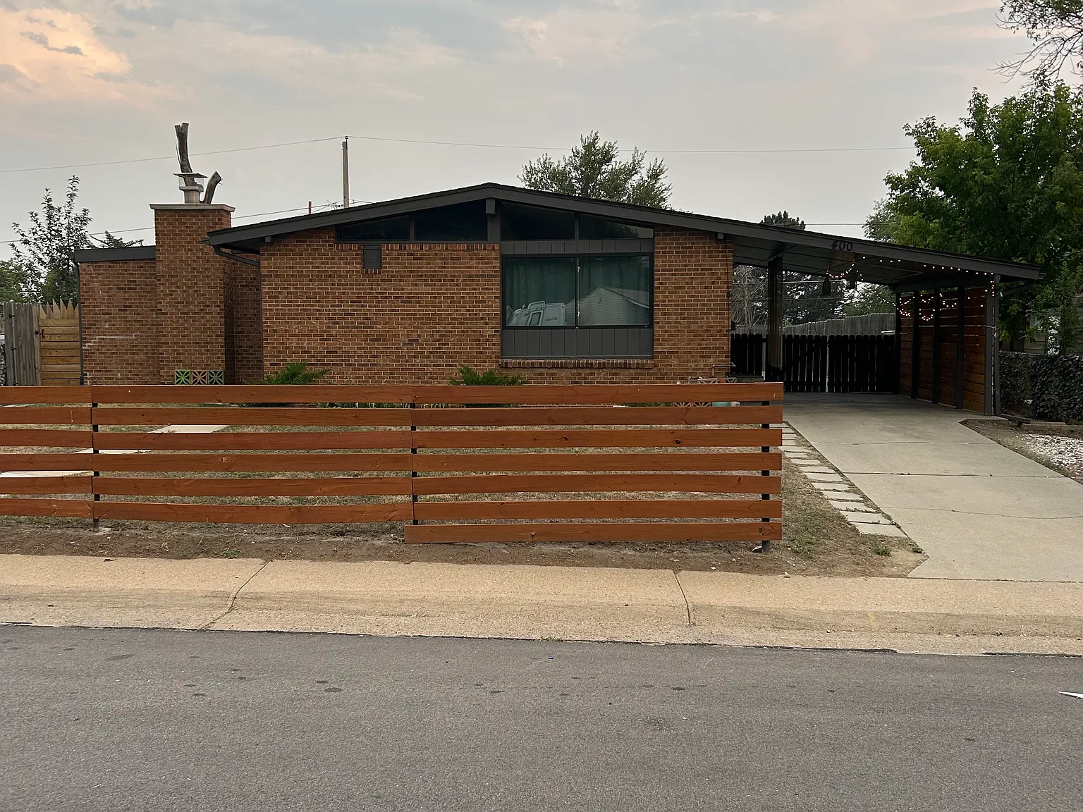 400 Cragmore St — Photo 1