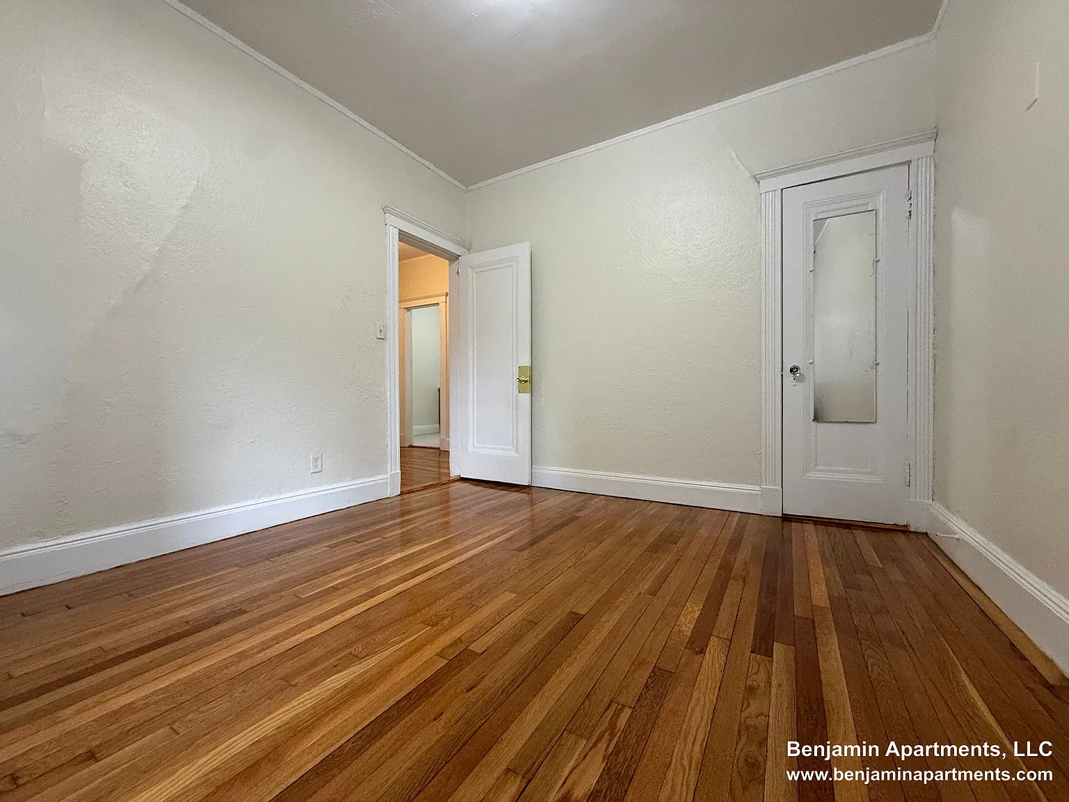 1 bed, 999 sqft, $2,145 — Photo 3