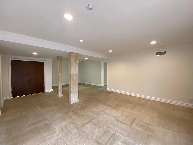 22539 Waterbury St — Photo 6