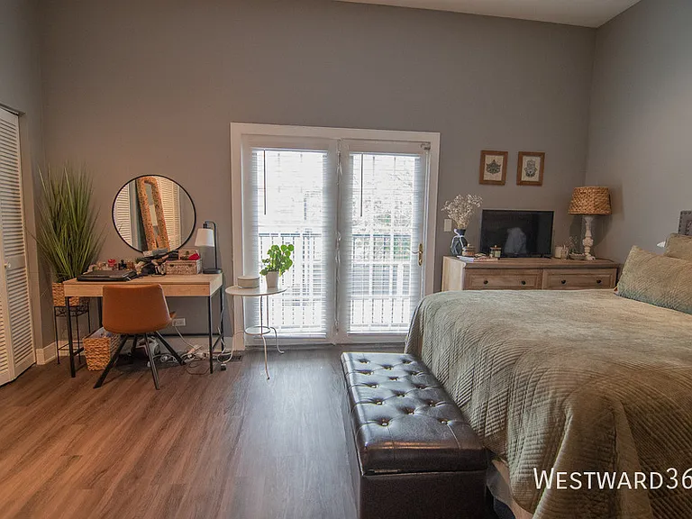 2733 N Wayne Ave #2 — Photo 10