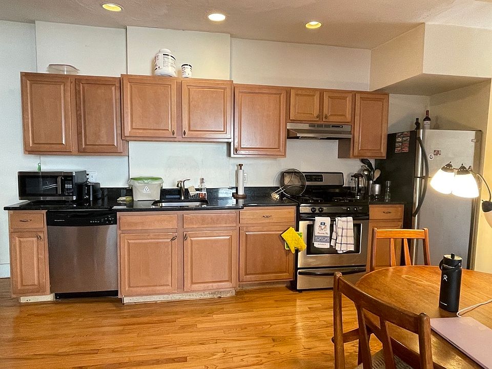 1st image of 16-22 Reedsdale St #16