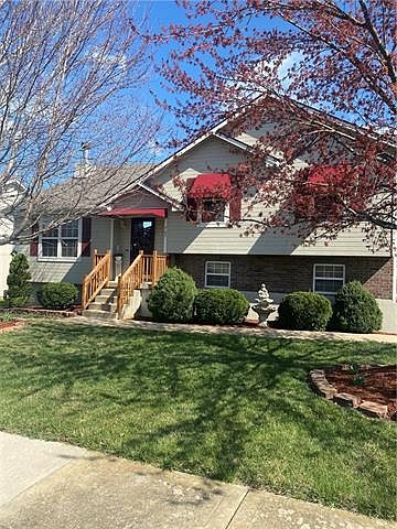 1st image of 707 SW Foxtail Ct