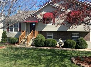 707 SW Foxtail Ct, Grain Valley, MO 64029