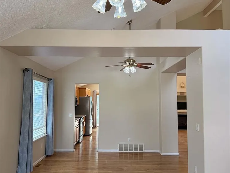 5922 Instone Cir — Photo 3