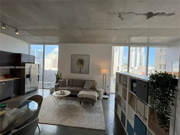 151 SE 1st St APT 702, Miami, FL 33131