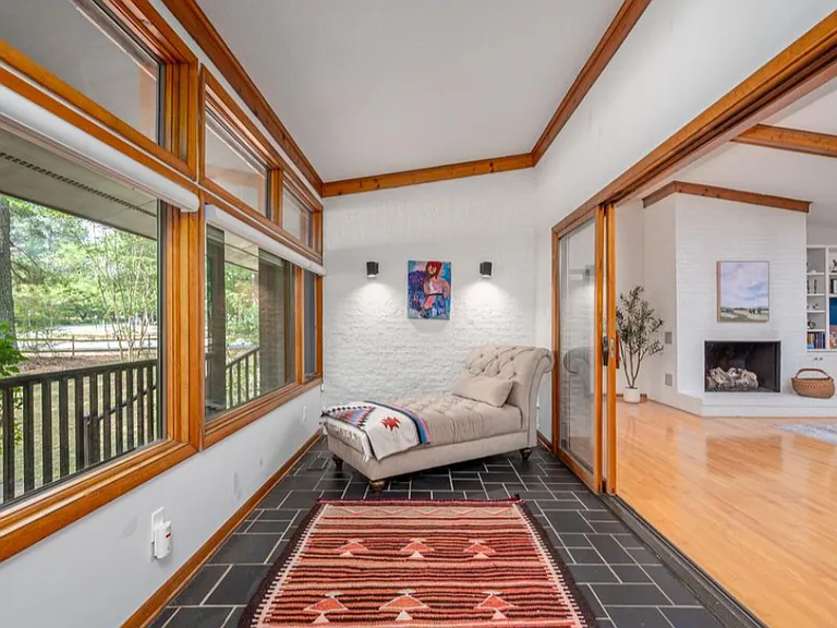1020 Burning Tree Dr — Photo 10