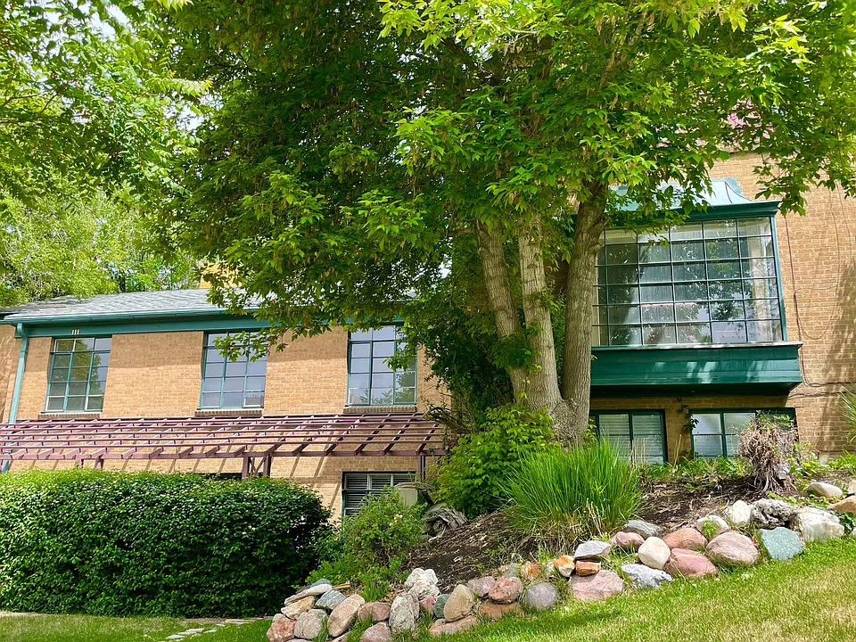 111 E Hillside Ave #121