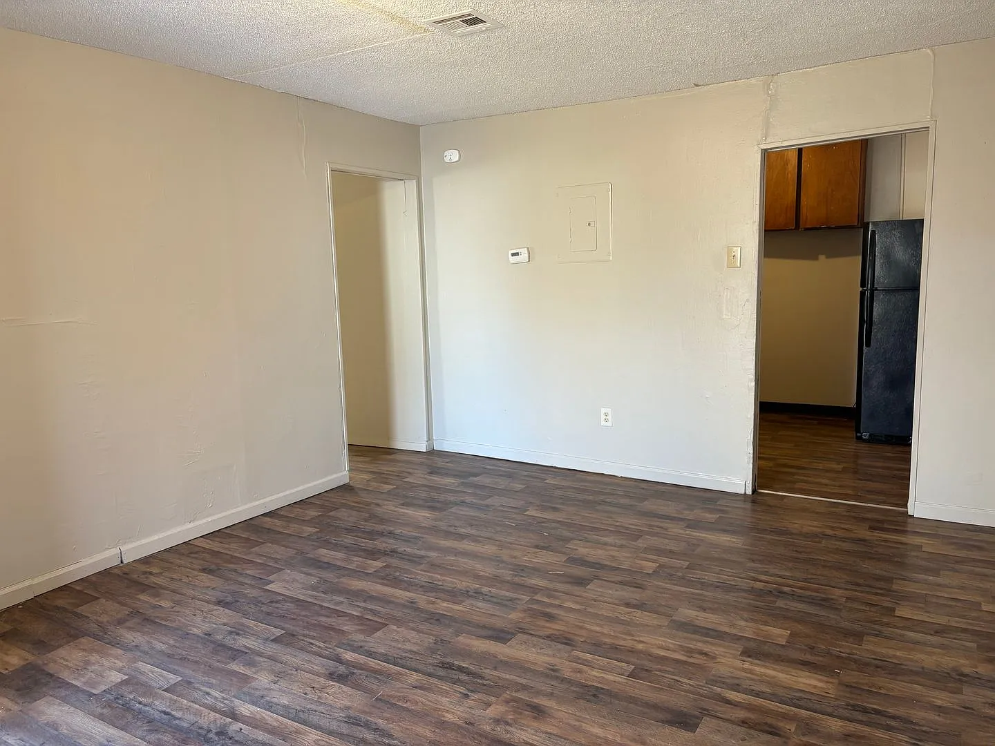 2 Bedroom / 1 Bath House — Photo 3