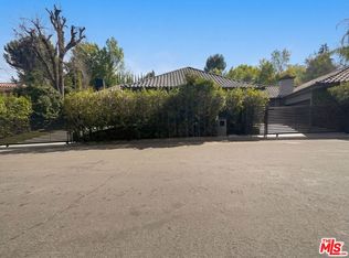 4900 Queen Victoria Rd, Woodland Hills, CA 91364