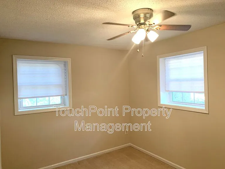 1114 Glenshannon Rd — Photo 24