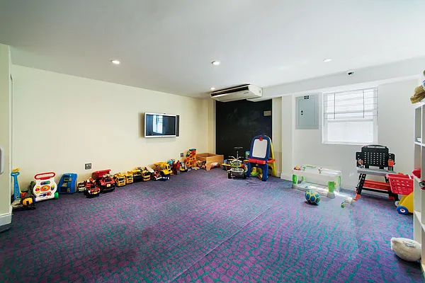 Sold by Edwards & Noble Properties LTD | media 21