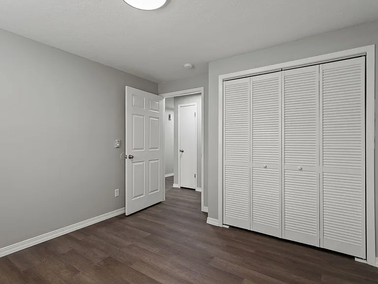 2705 N Pines Rd — Photo 26