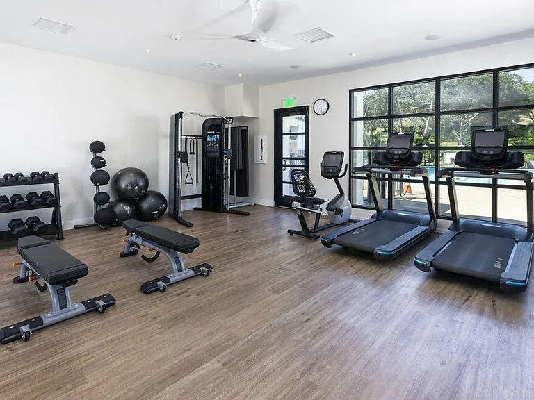 La Jolla Blue Apartments — Photo 8